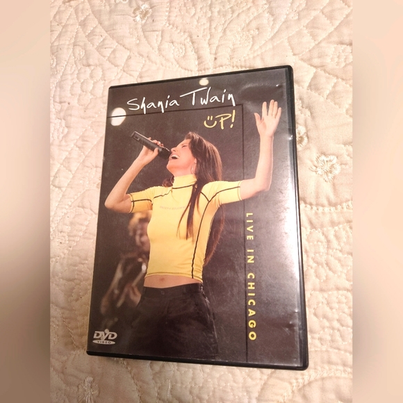 Shania Twain "UP" Live in Chicago - Picture 1 of 3